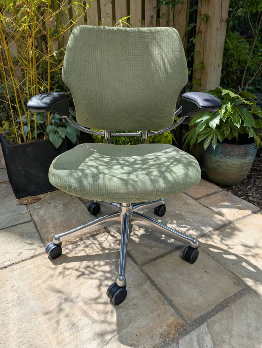Ergonomic office chair - Image 2