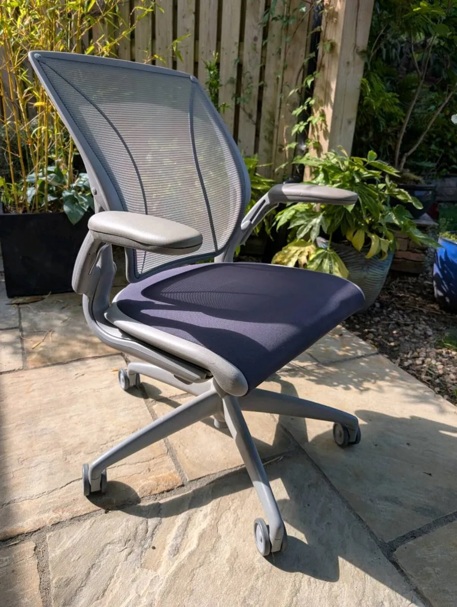 Ergonomic office chair - Image 3