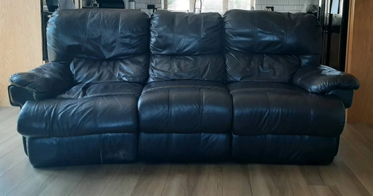 Reclining Sofa.