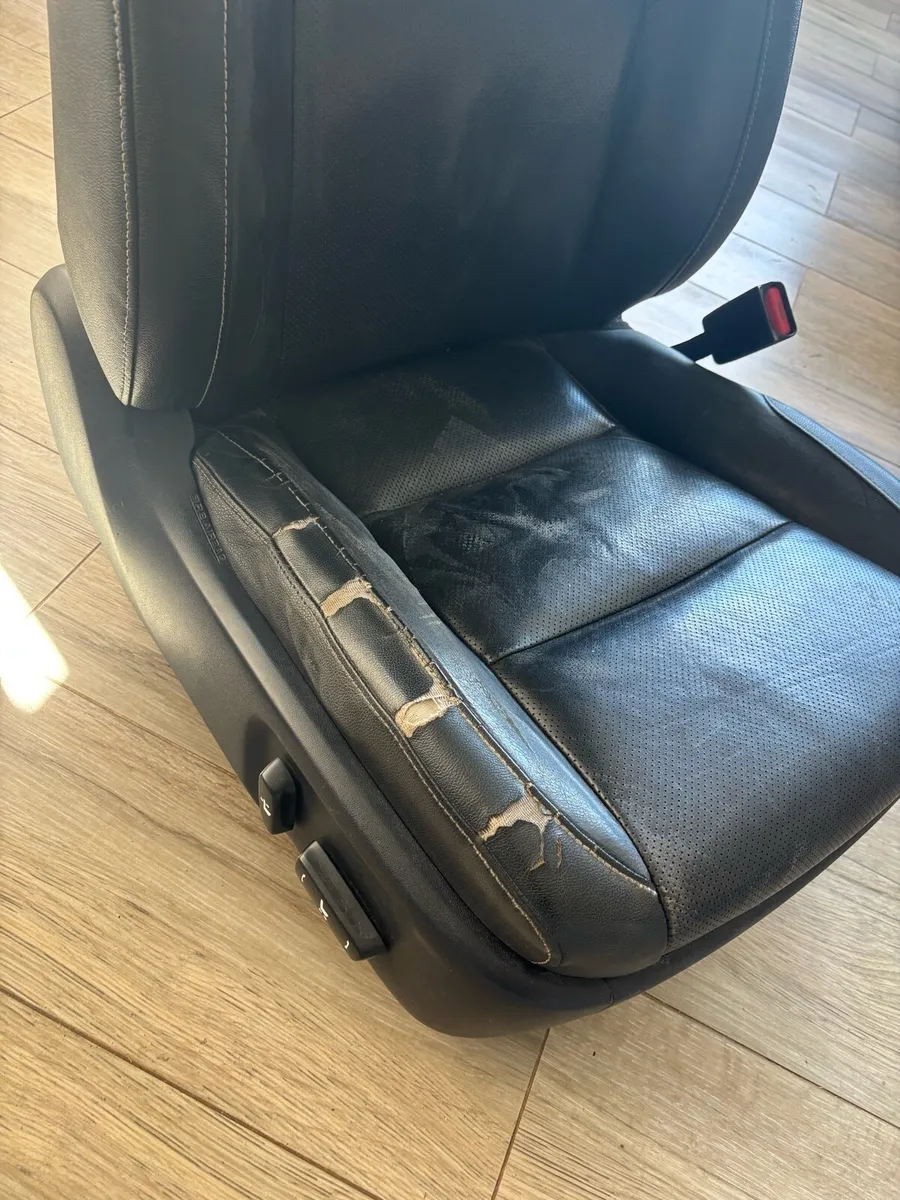 Hilux leather seat - Image 2
