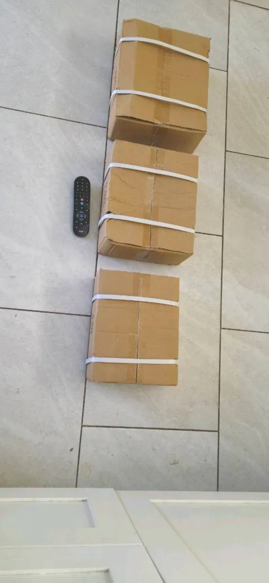 3xbrand new sets of hex dumbbells - Image 2