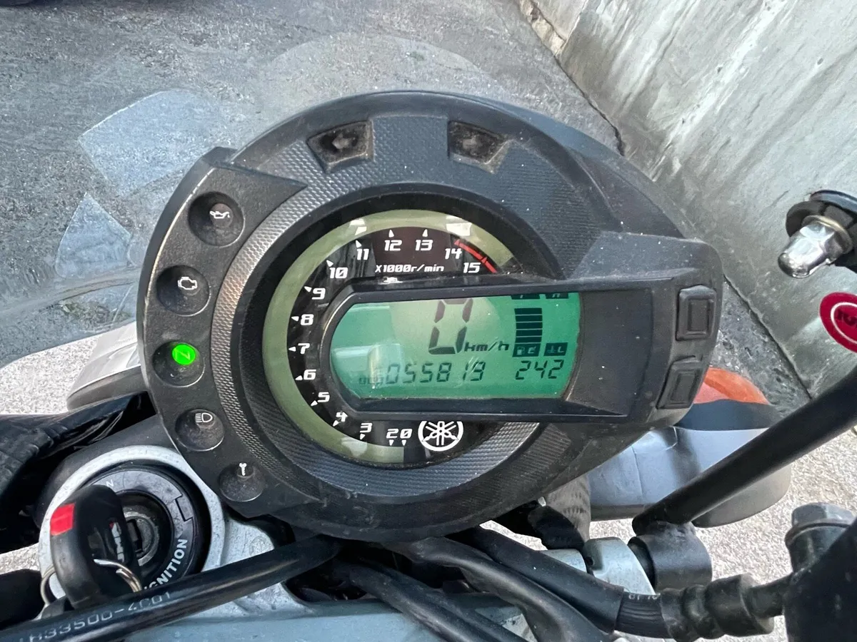 Yamaha fz600 - Image 3