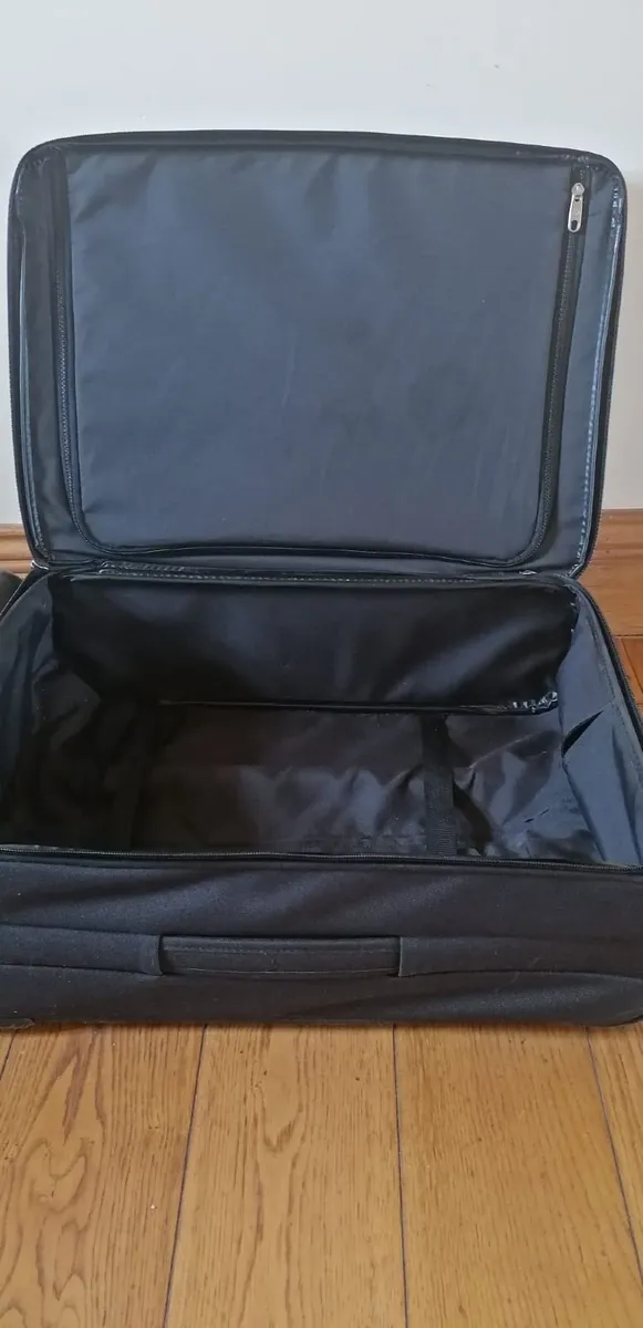 Samsonite suitcase (holds 10kg) - Image 4