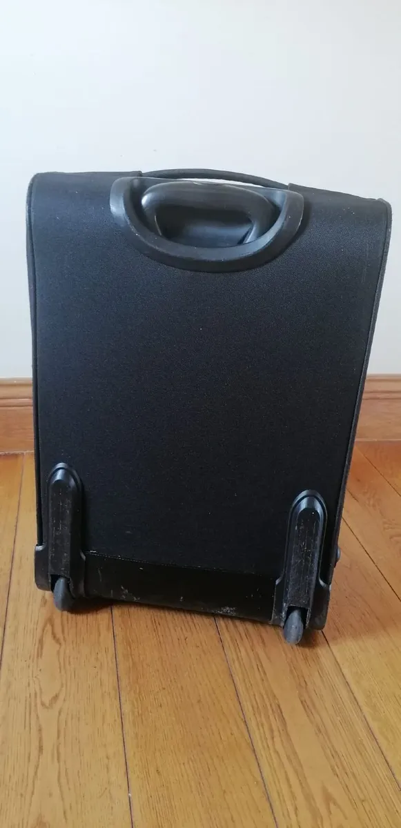 Samsonite suitcase (holds 10kg) - Image 1