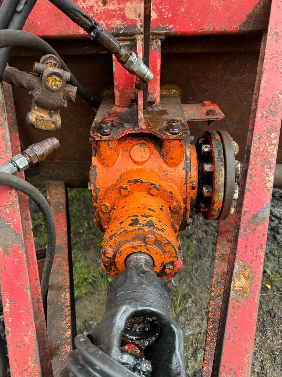 Difco turf hopper gear box WANTED - Image 1