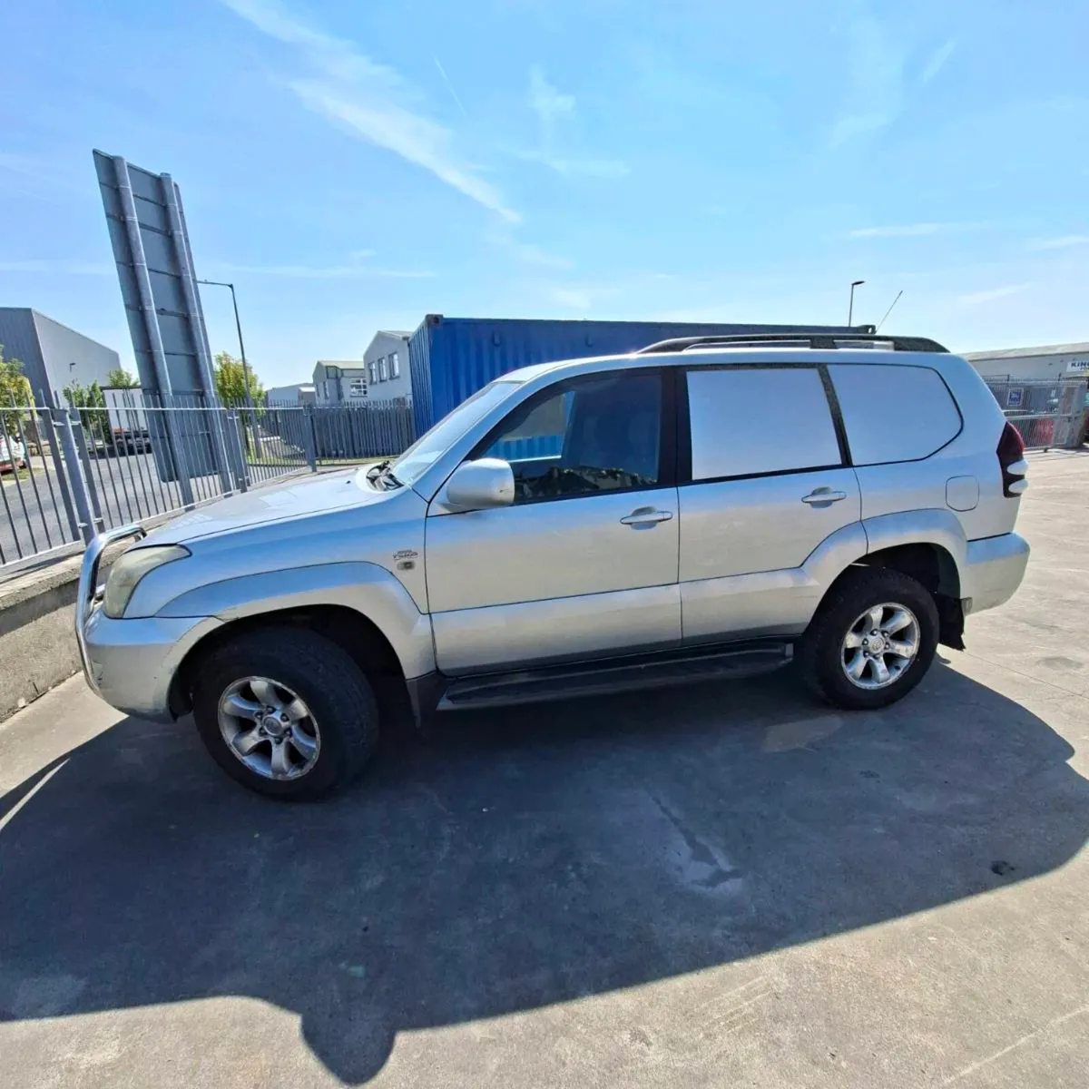 Toyota land cruiser - Image 4
