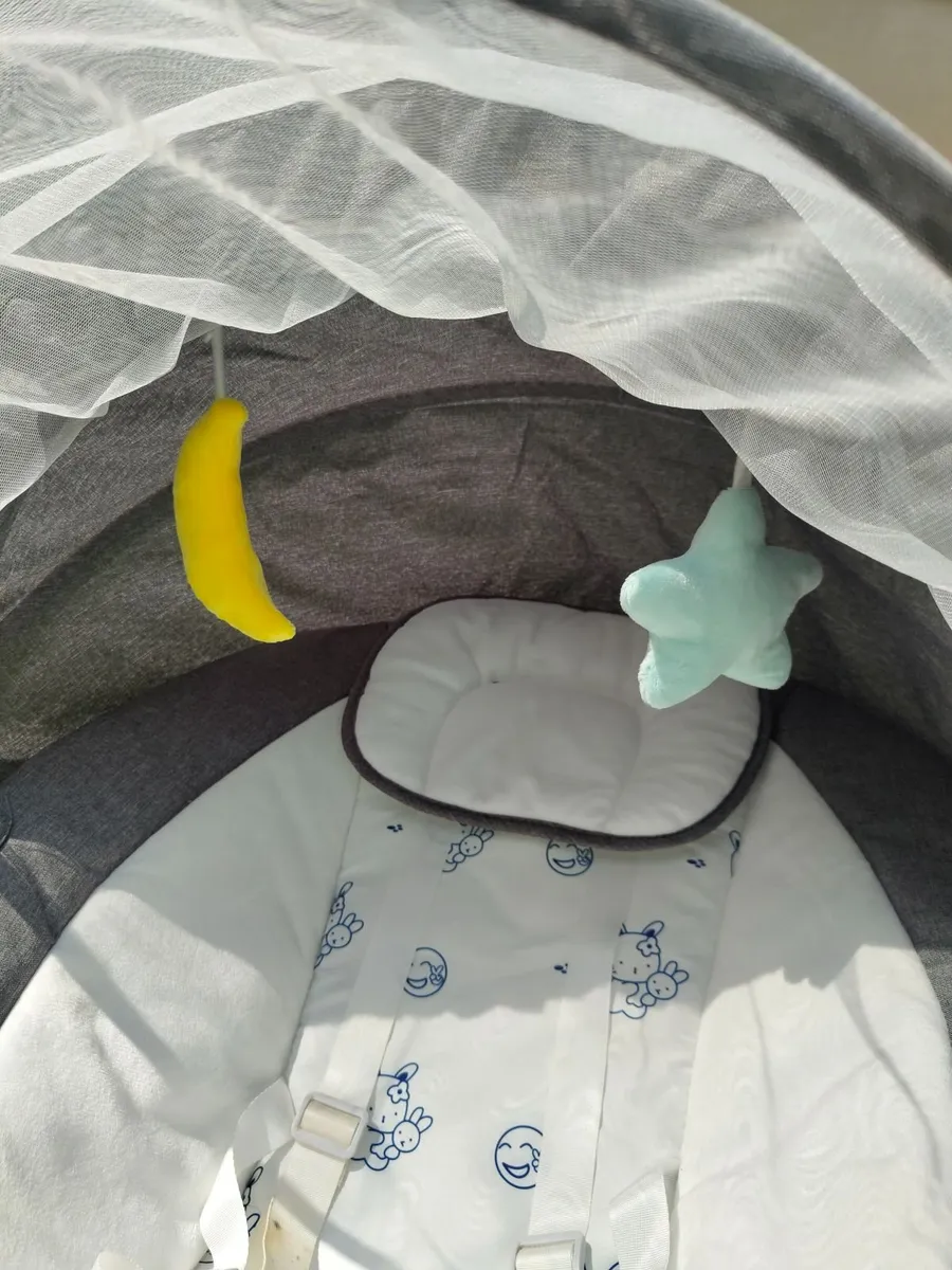 Mia electric baby swing -- Excellent condition - Image 1