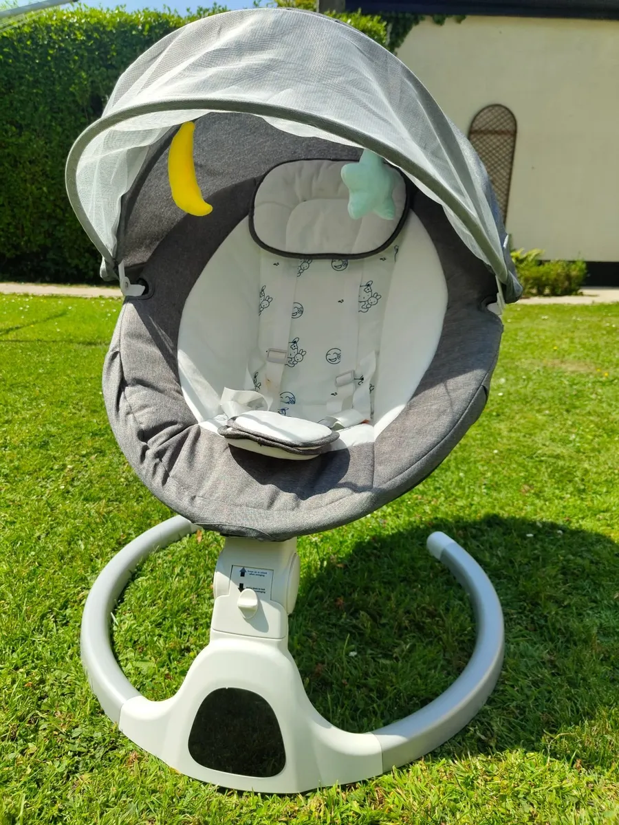 Mia electric baby swing -- Excellent condition - Image 3