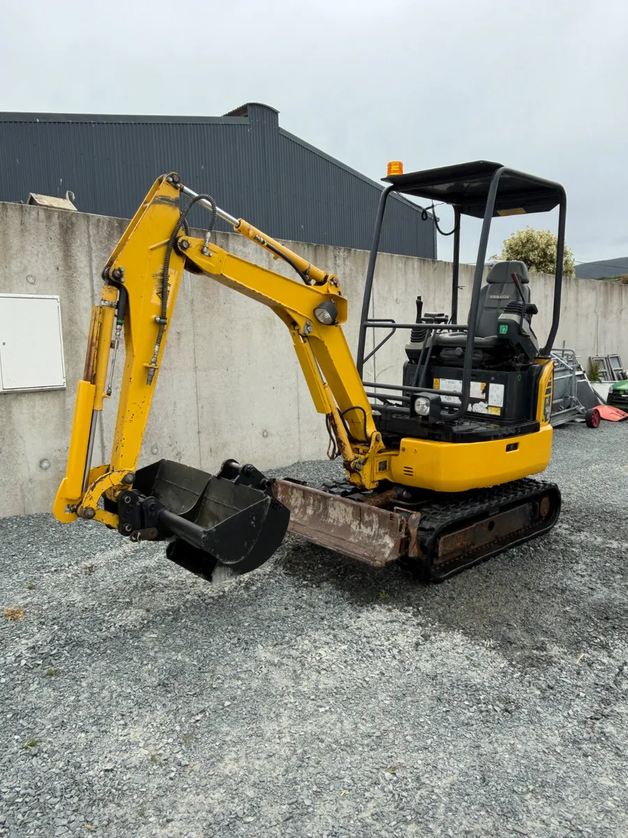 Komatsu PC14R-3HS **850 HOURS** - Image 3