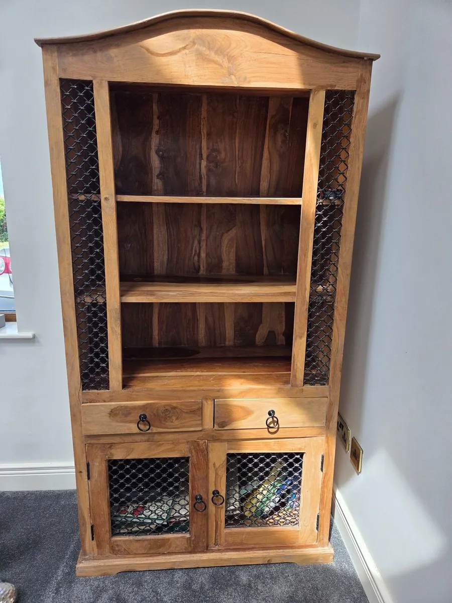 Solid oak cabinate - Image 1