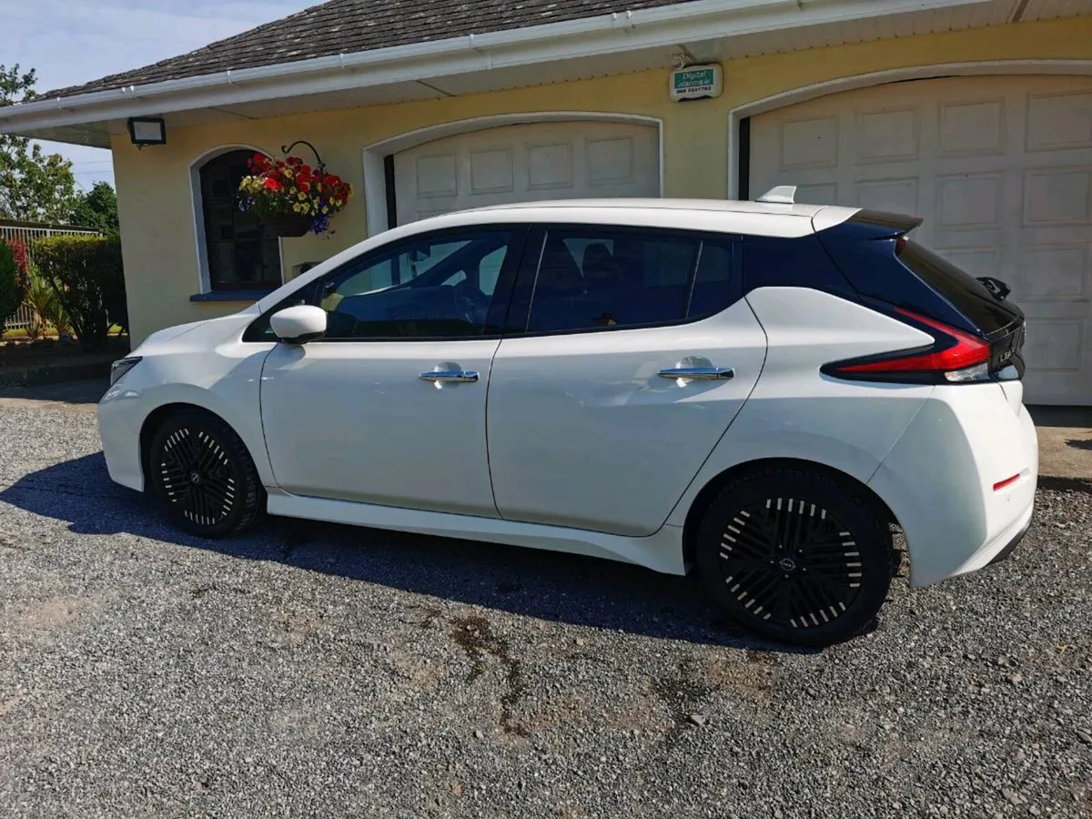 242 Nissan Leaf SVE tiny mileage - Image 2