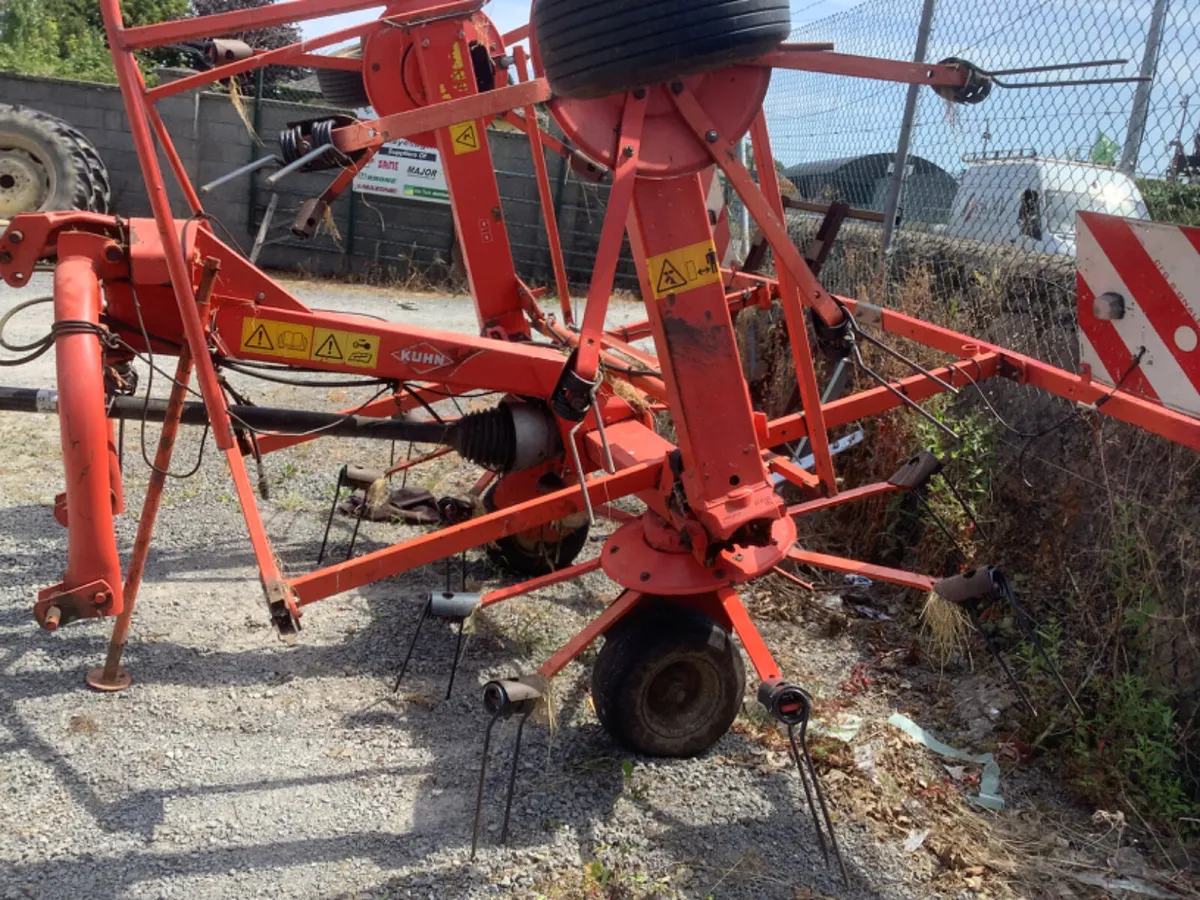 Kuhn 4 rotor Tedder - Image 2