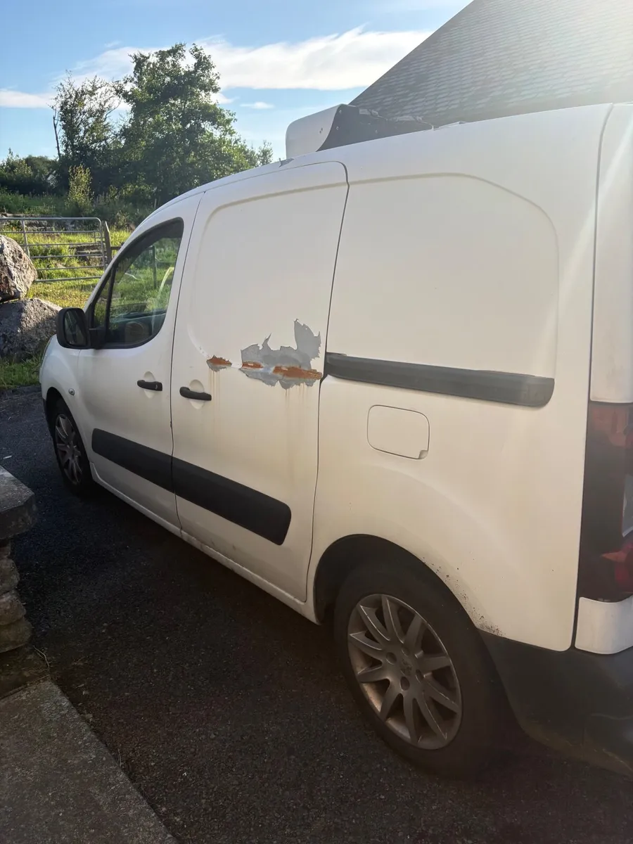 Van - Image 1