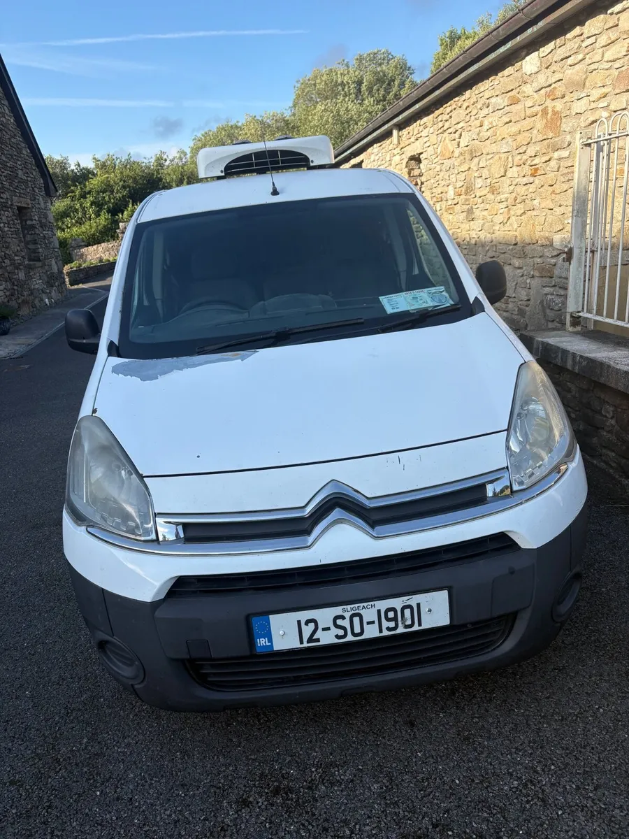 Van - Image 4