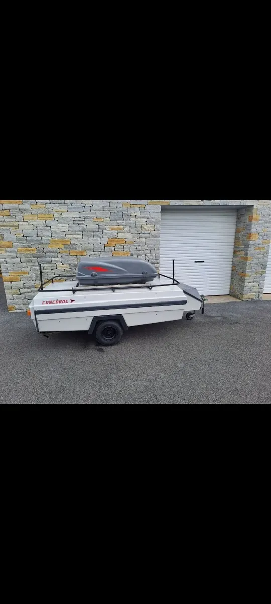 Trailer - Image 1