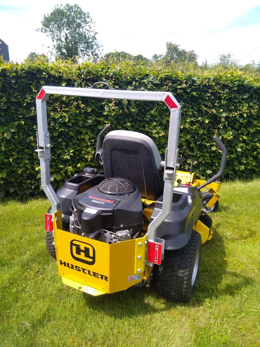 Ride on lawnmower - Image 1