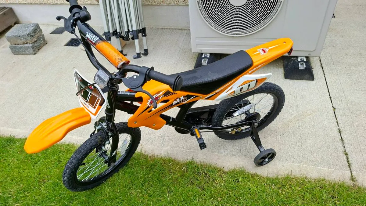 Boys bike - Image 3