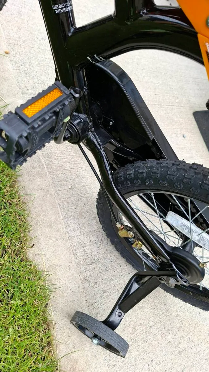 Boys bike - Image 4