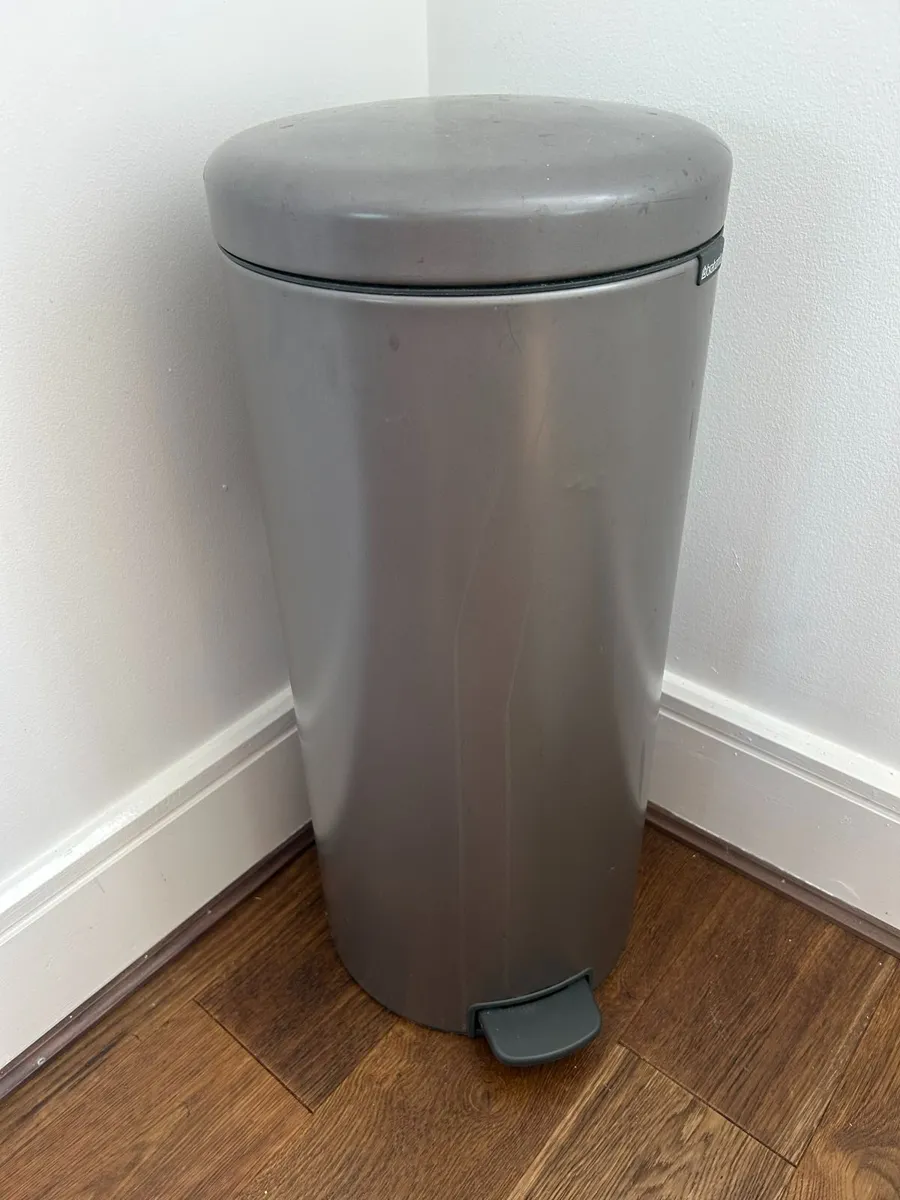 Large Kitchen Bins x 2 - Image 1