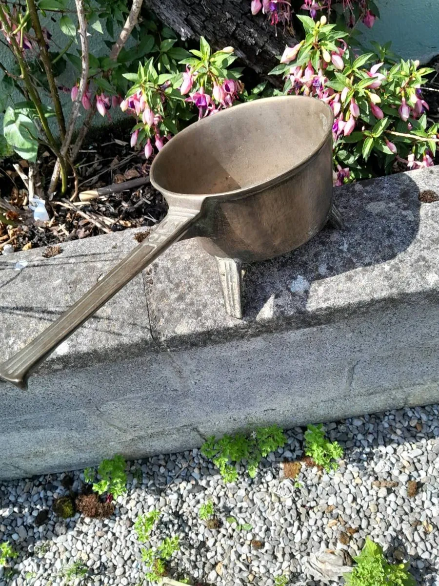 18ct bronze army skillet pot - Image 1