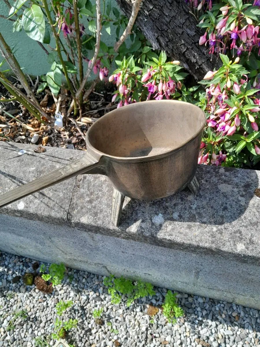 18ct bronze army skillet pot - Image 3