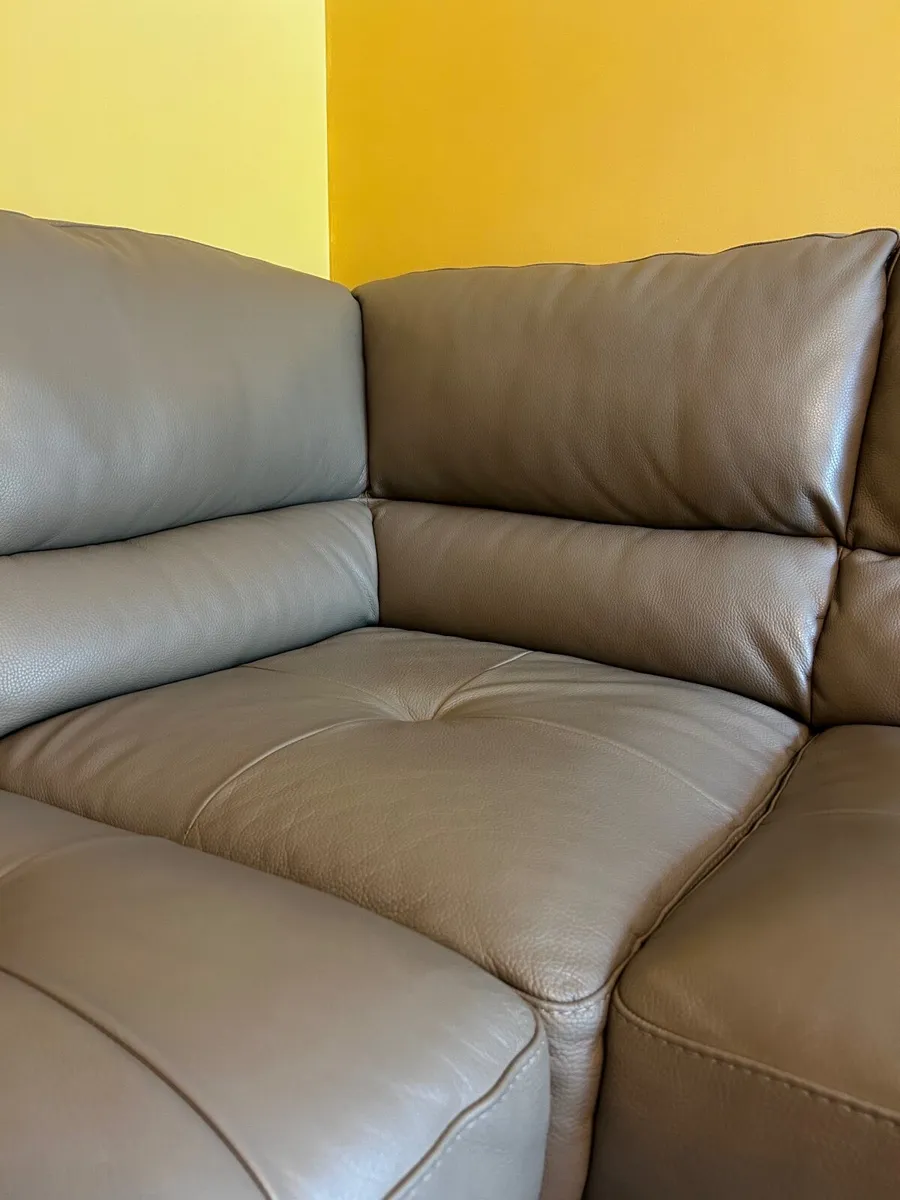 Corner leather sofa - Image 4