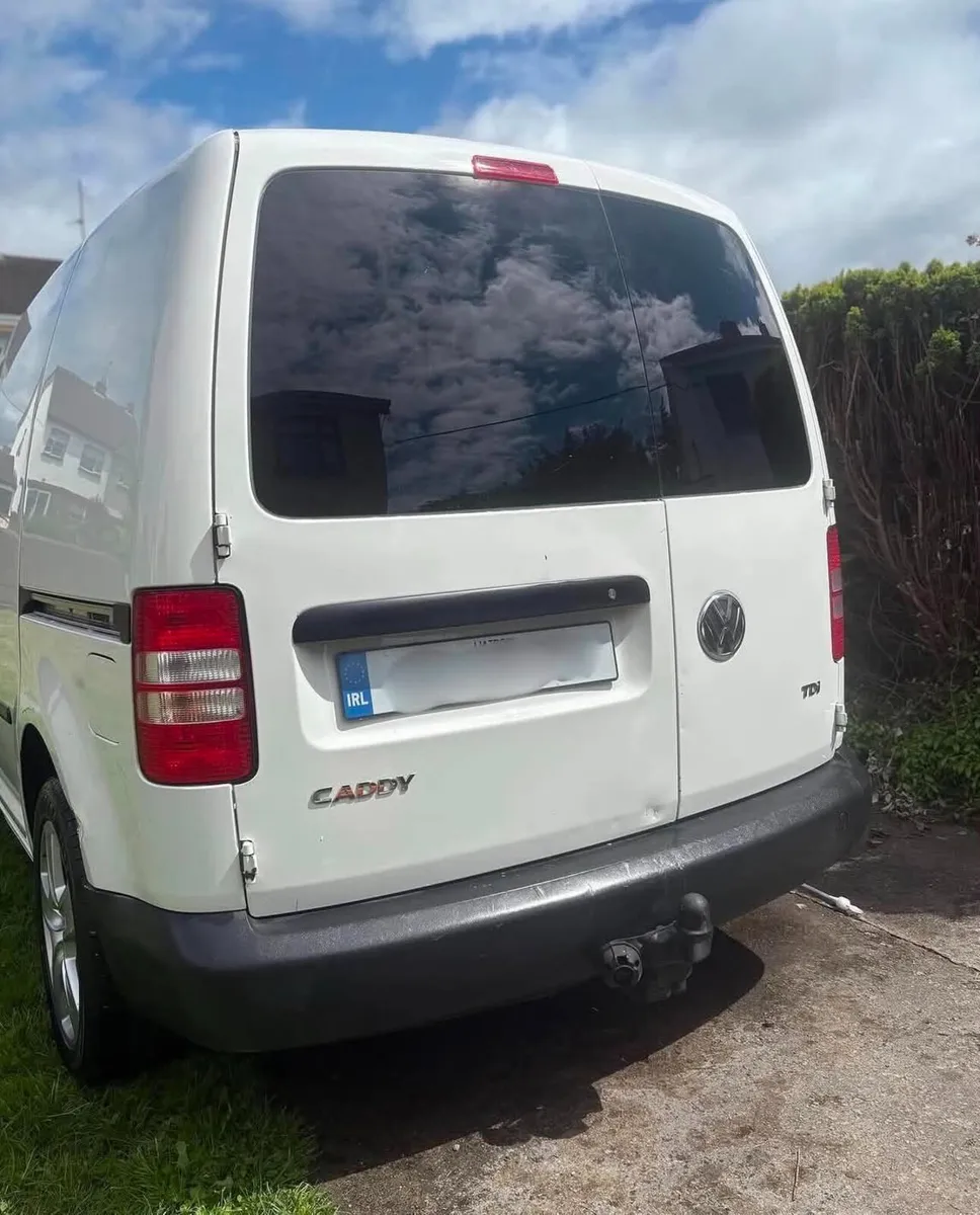 Volkswagen Caddy 2013 - Image 2