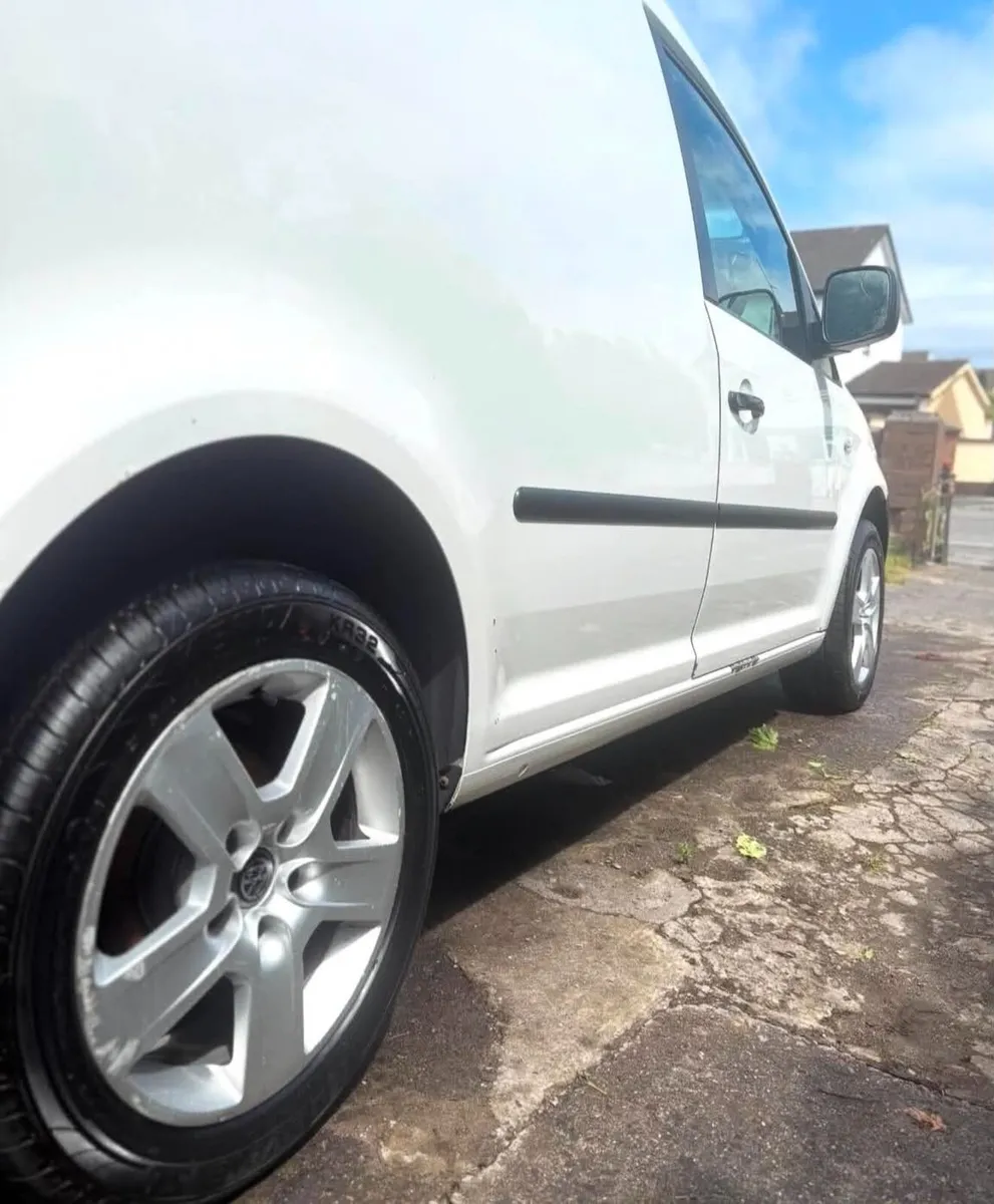 Volkswagen Caddy 2013 - Image 3