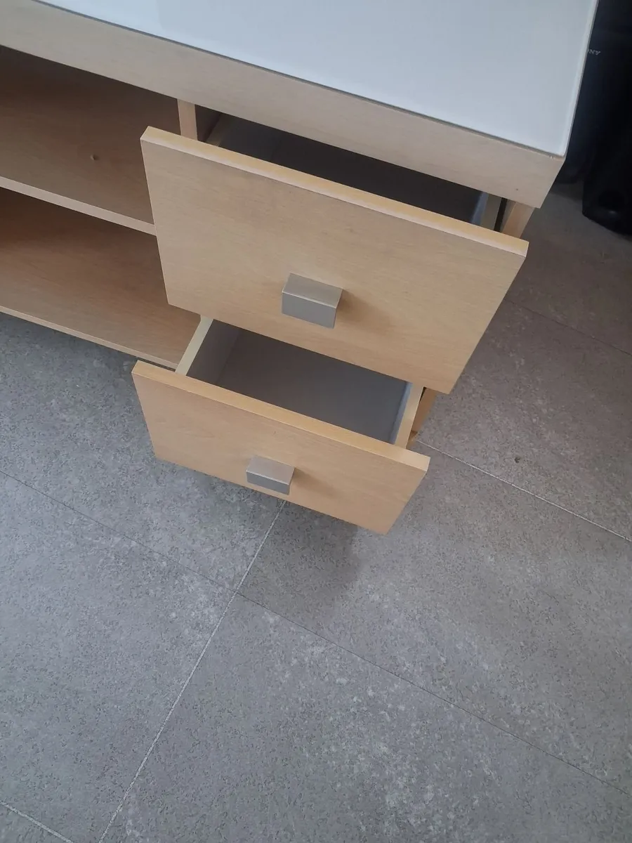 Free TV unit - Image 3