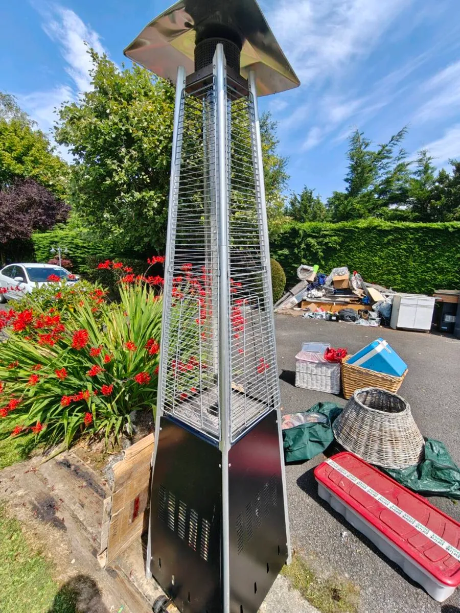 Gas flame outdoor heater