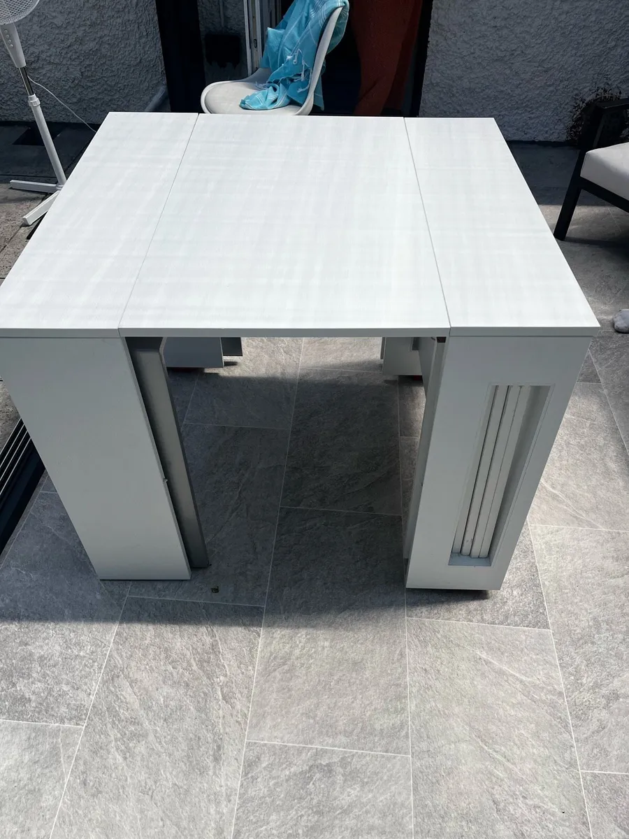 Table- Extendable space saver - Image 1