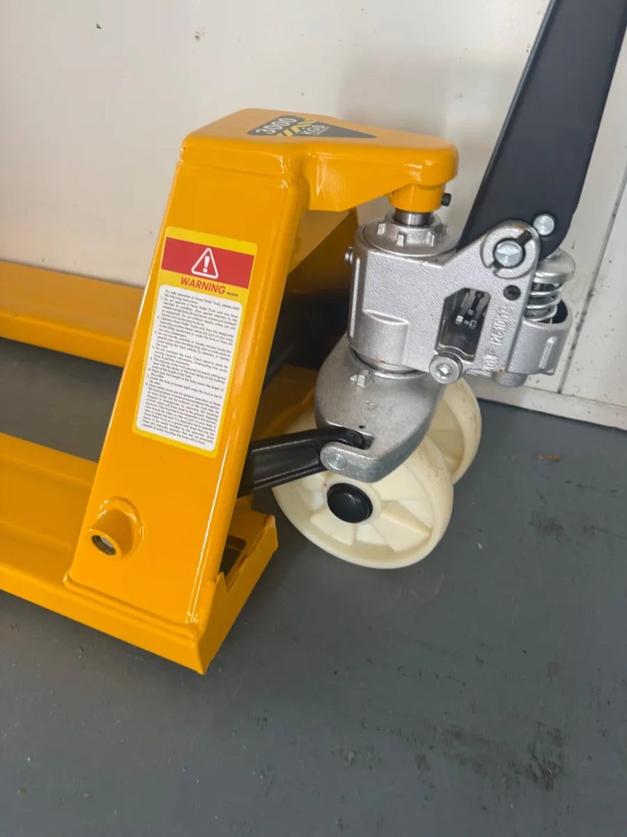 Pallet Trucks (6 of) - Image 4