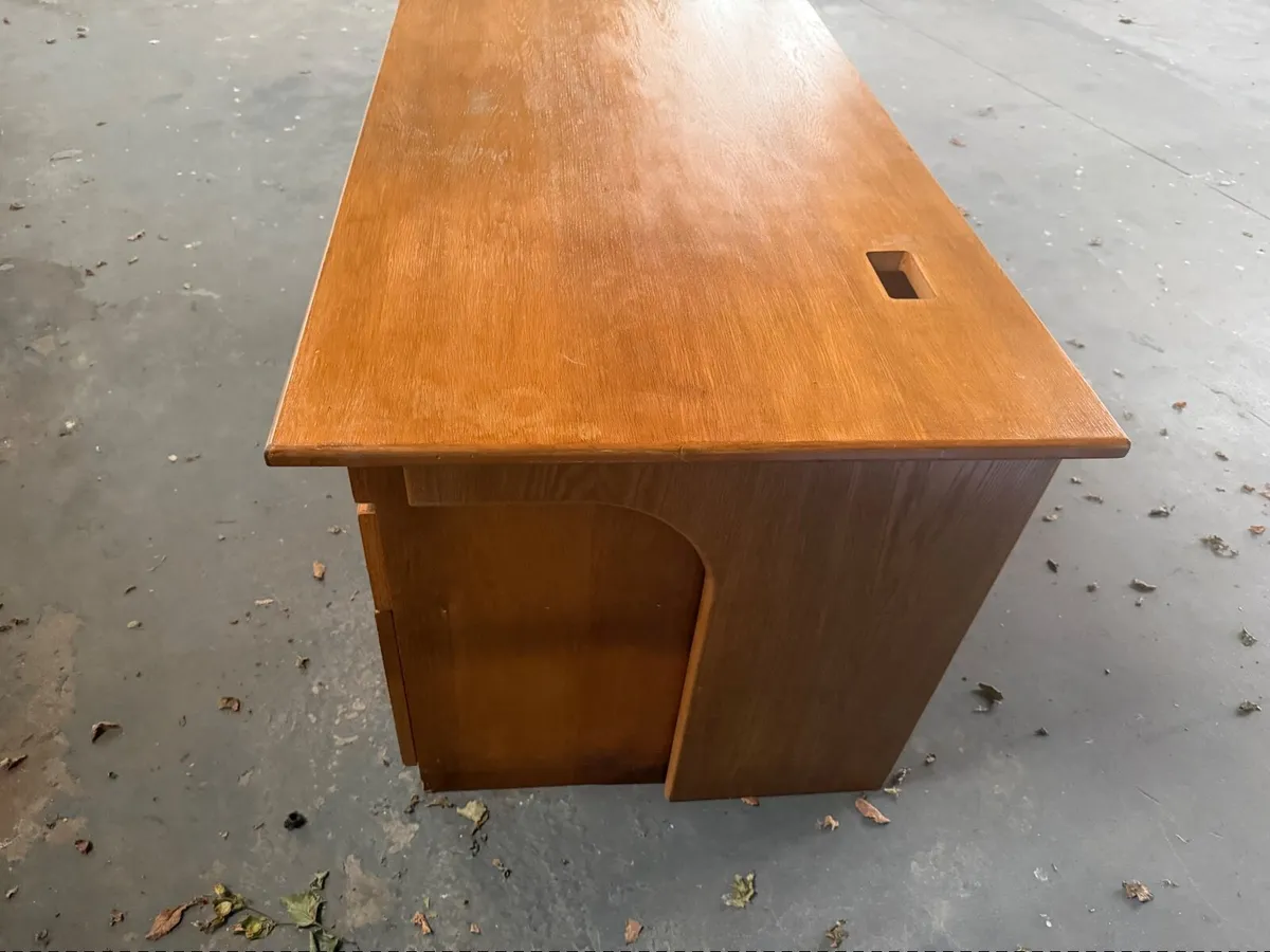 Office desk - Image 3