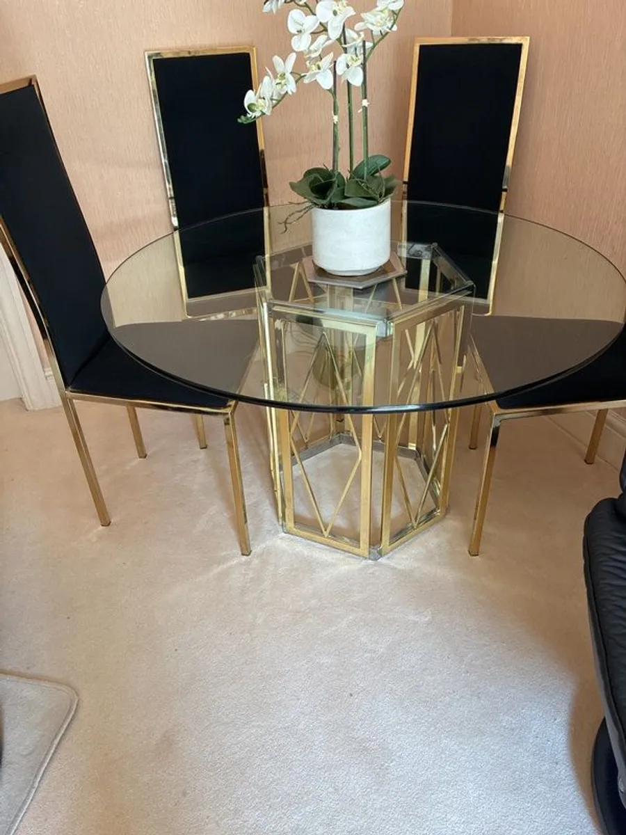 dining table - Image 1