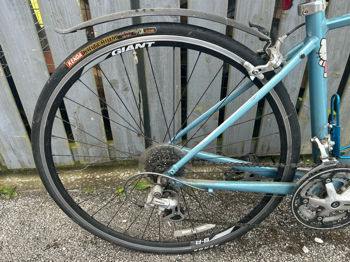Giant 4 Hybrid bike (size small) - Image 2