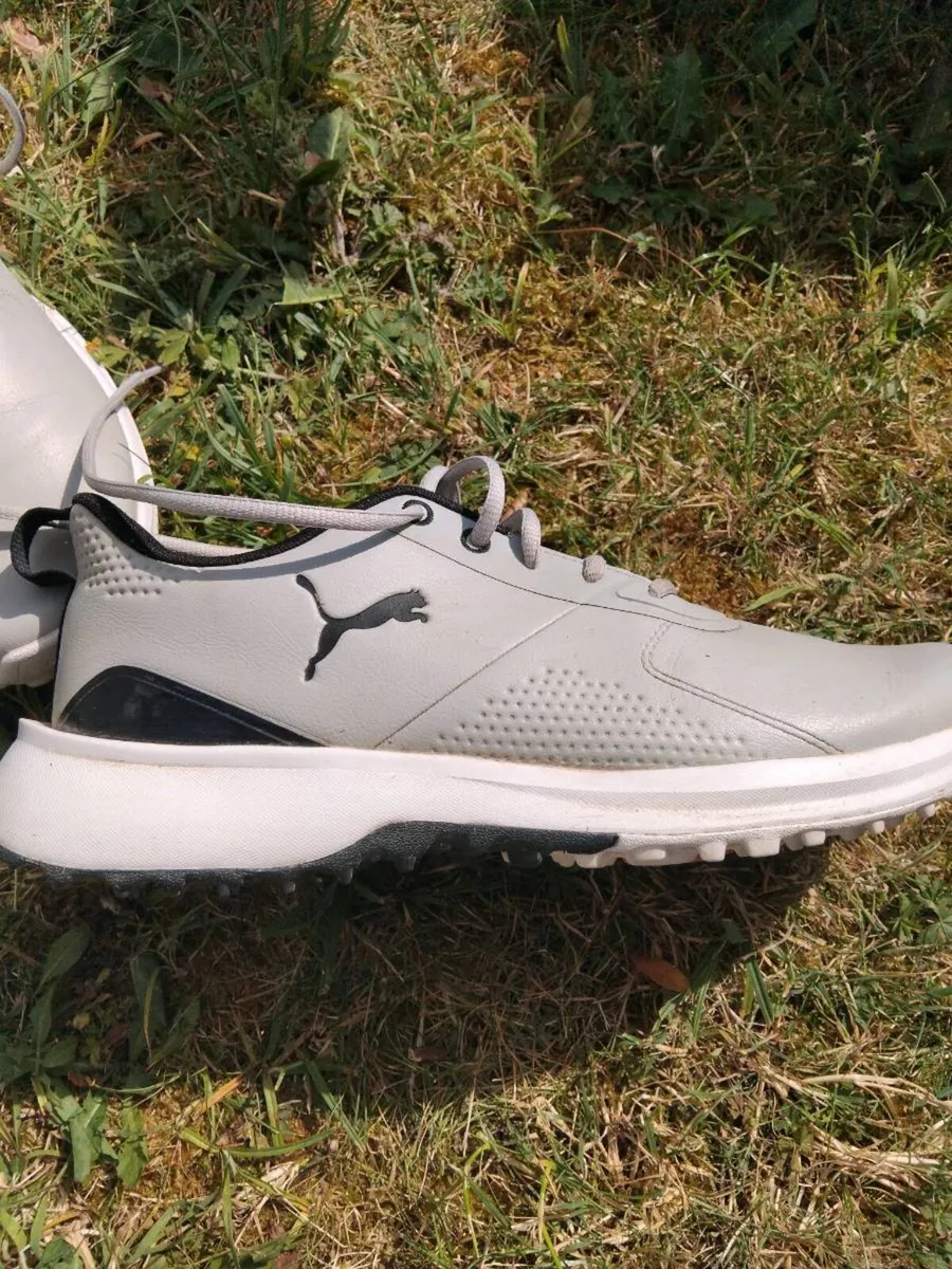 Puma golf shoes size 9 - Image 1
