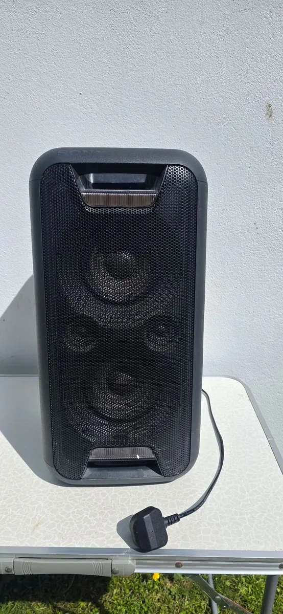 Sony GTK-XB5 Party Speaker - Image 1