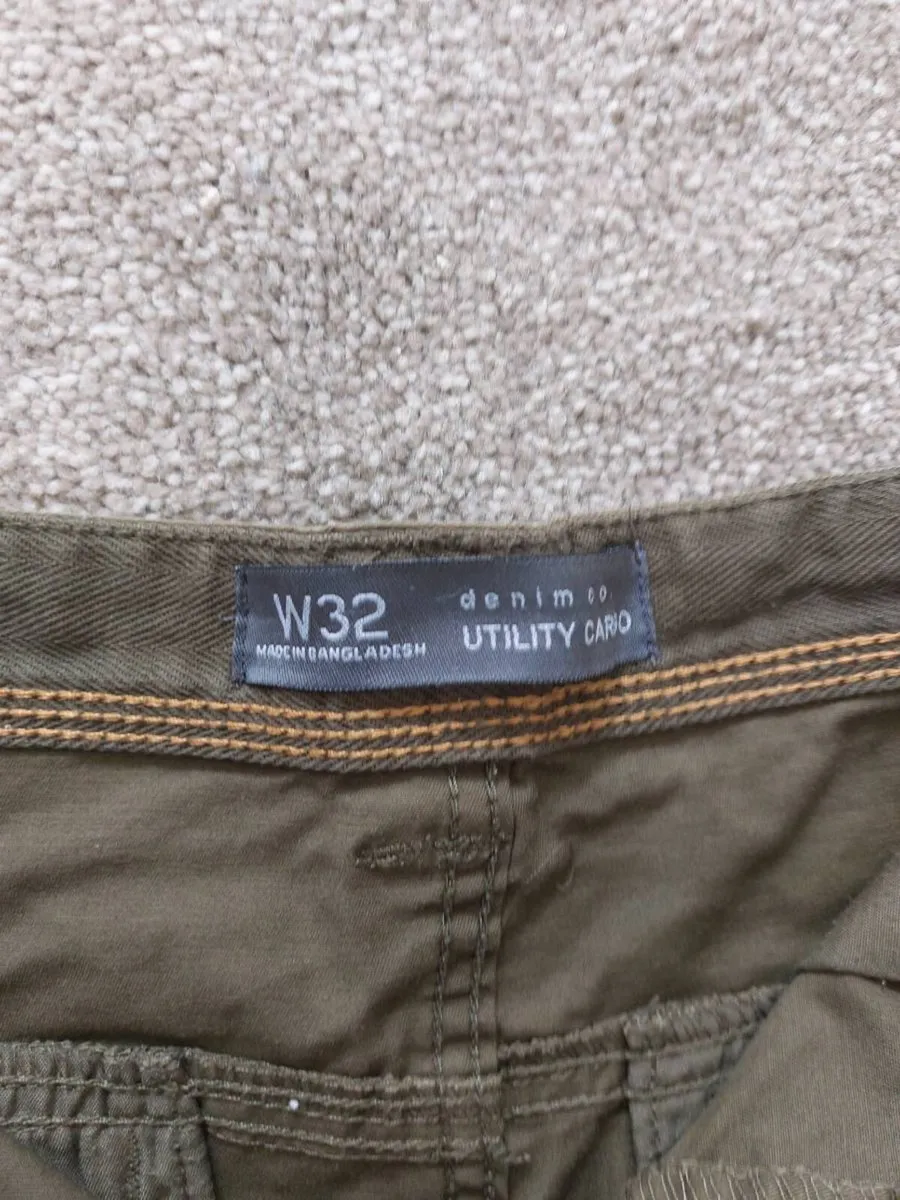 3 pairs of Shorts mens 32 inch waist - Image 4
