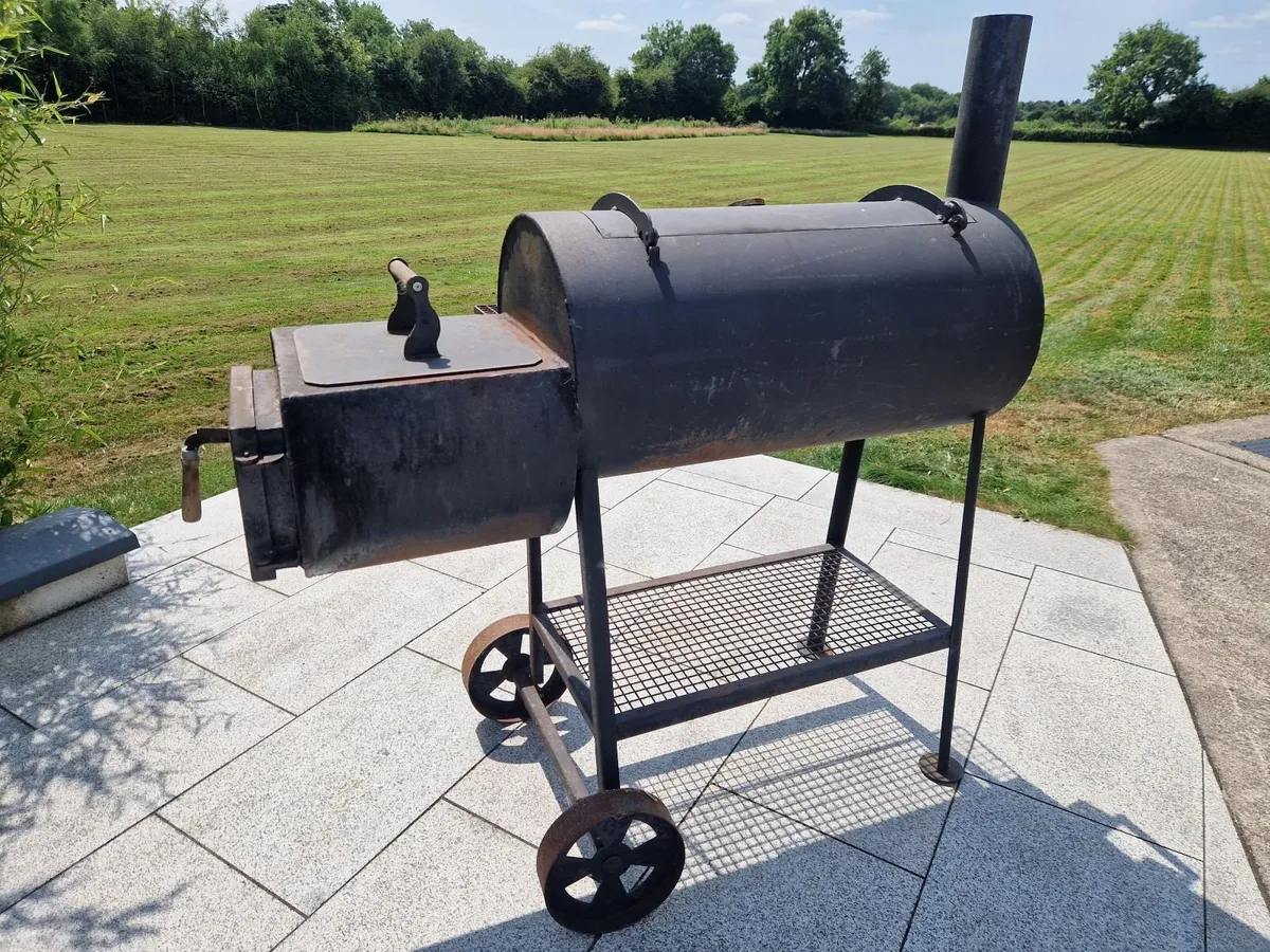 BBQ Charcoal Barbecue - Image 1