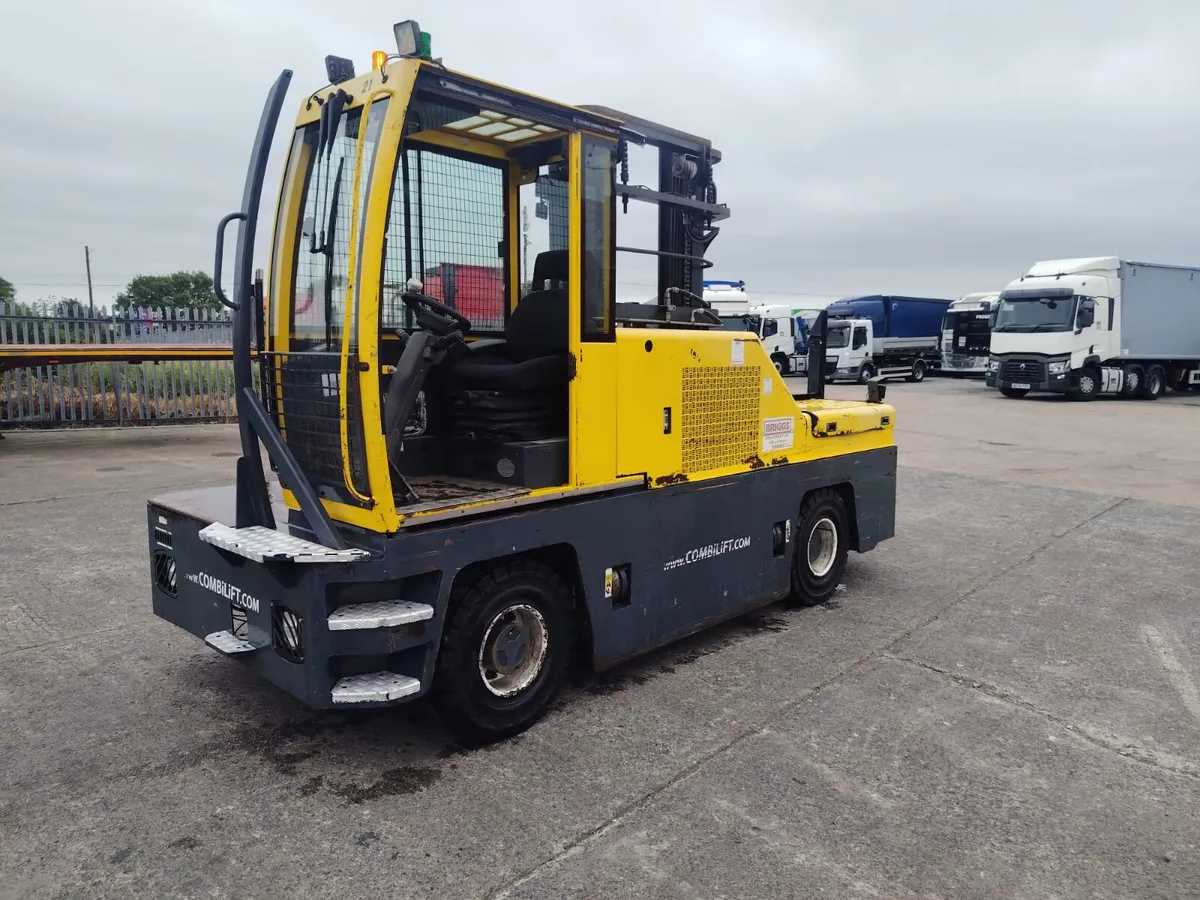 2017 CombiLift 5 ton side loader forklift - Image 1