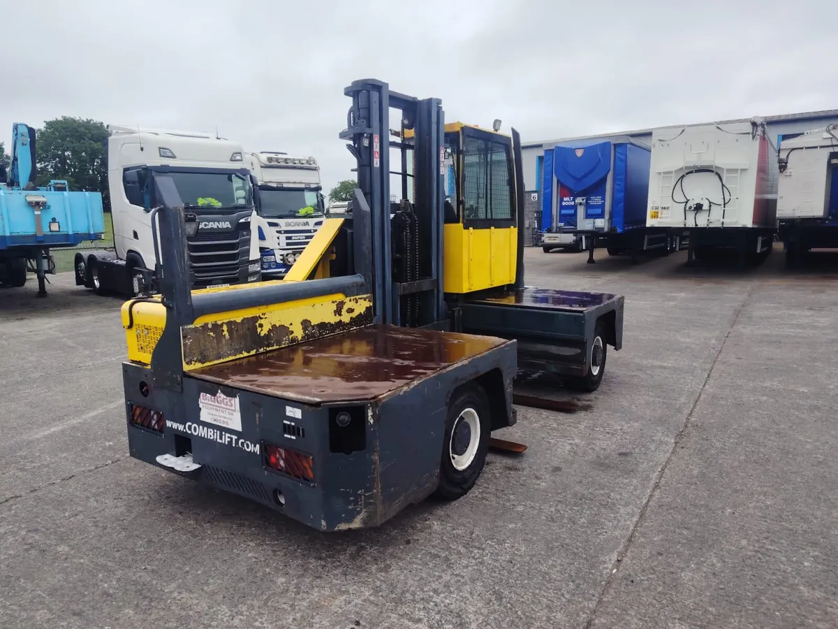 2017 CombiLift 5 ton side loader forklift - Image 3
