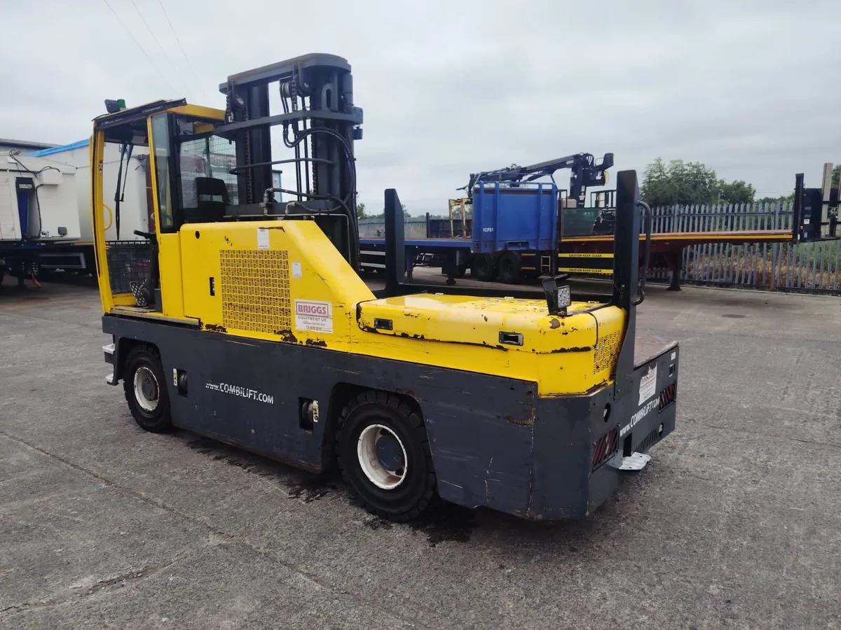 2017 CombiLift 5 ton side loader forklift - Image 2