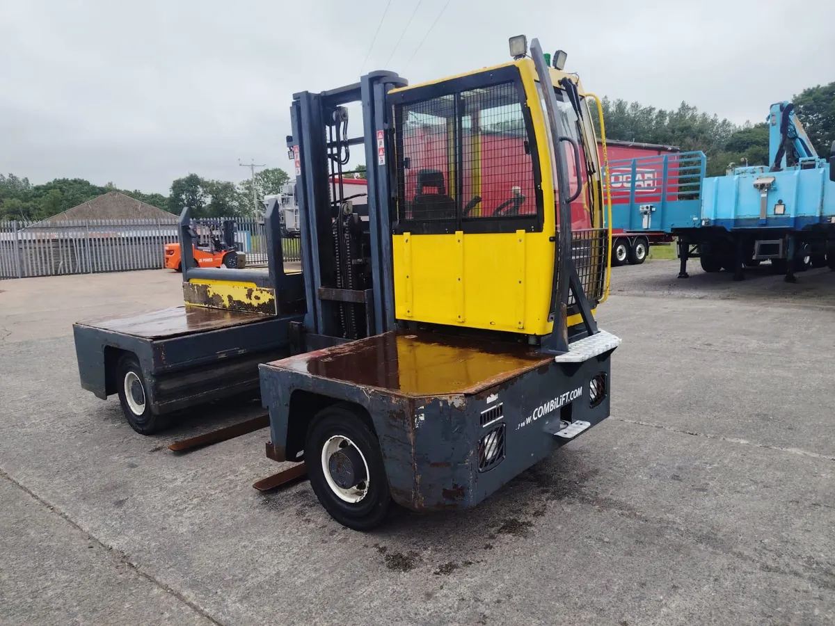 2017 CombiLift 5 ton side loader forklift - Image 4