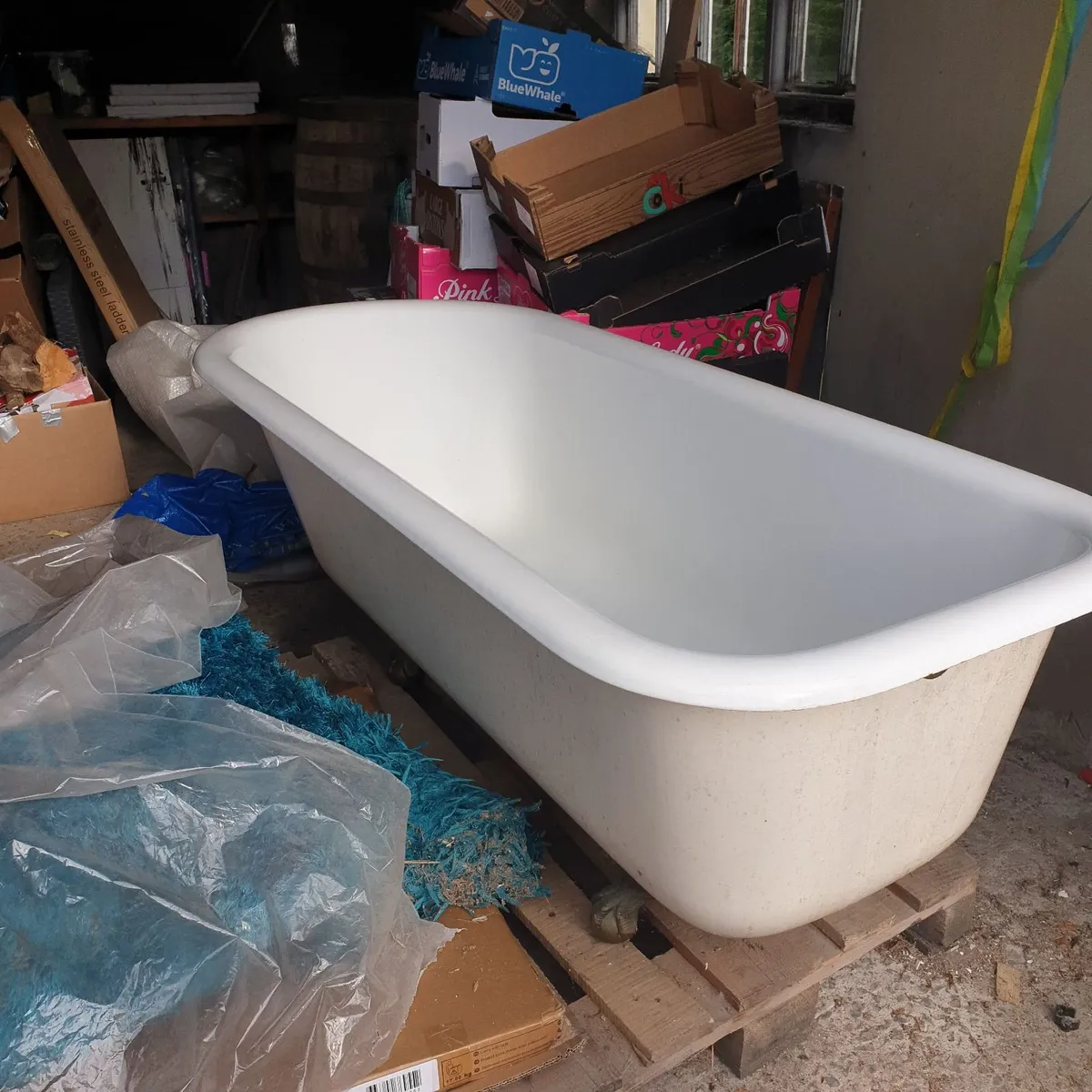 Cast Iron Bath - Image 2