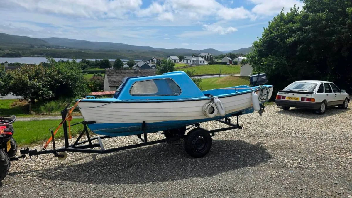 Fibreglass boat - Image 4