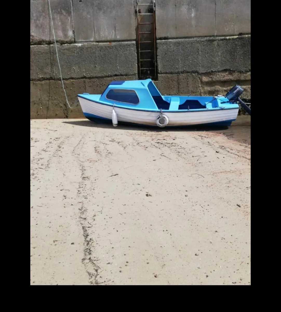 Fibreglass boat - Image 2