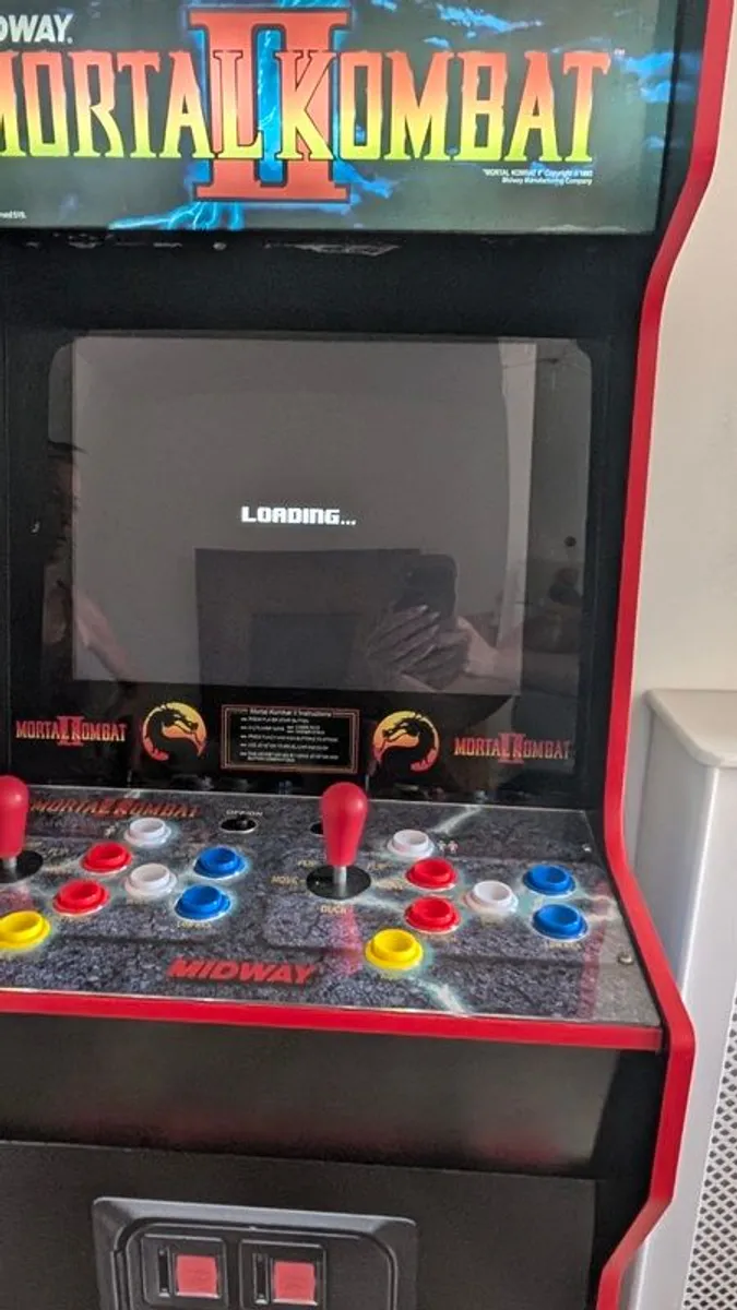 Mortal Kombat arcade machine - Image 2