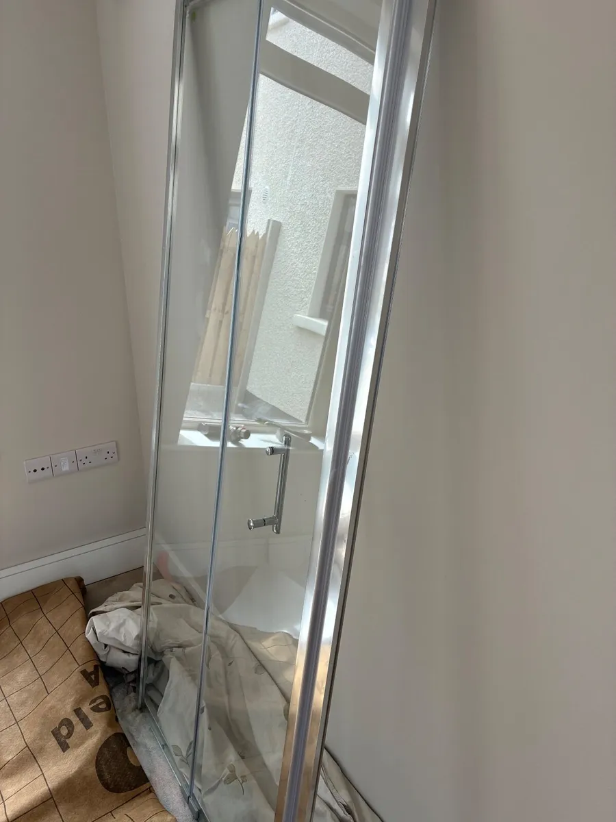 Shower door 900 mm Bifold chrome . Brand new. - Image 3
