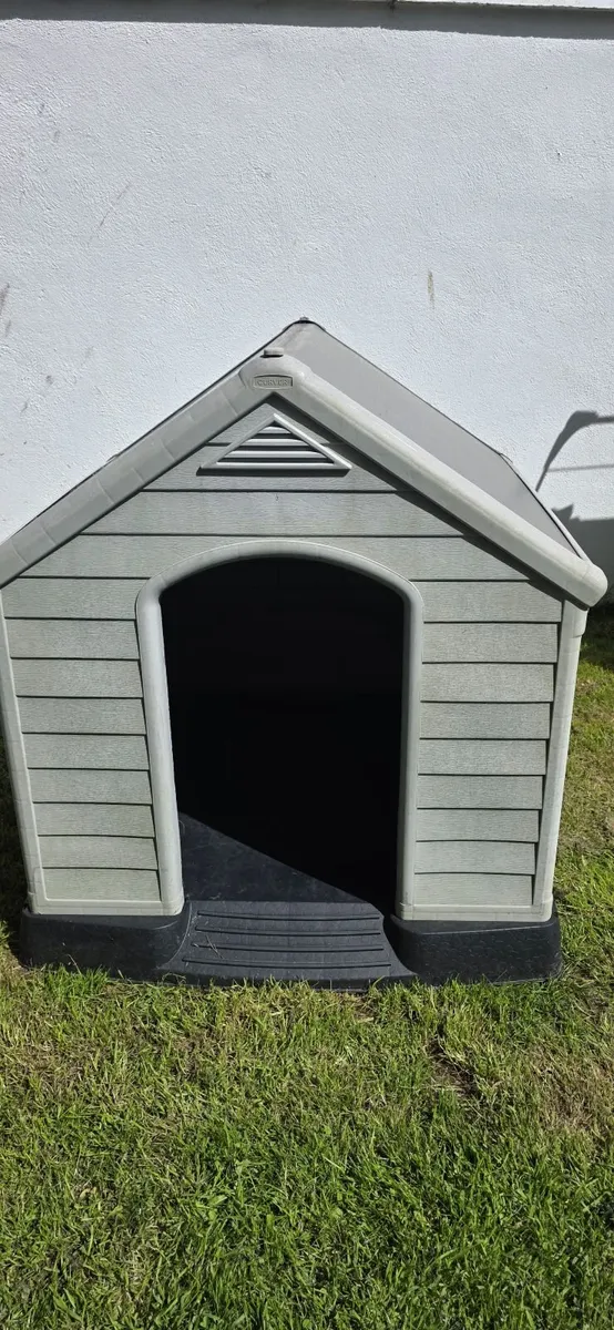 Dog House - Image 1