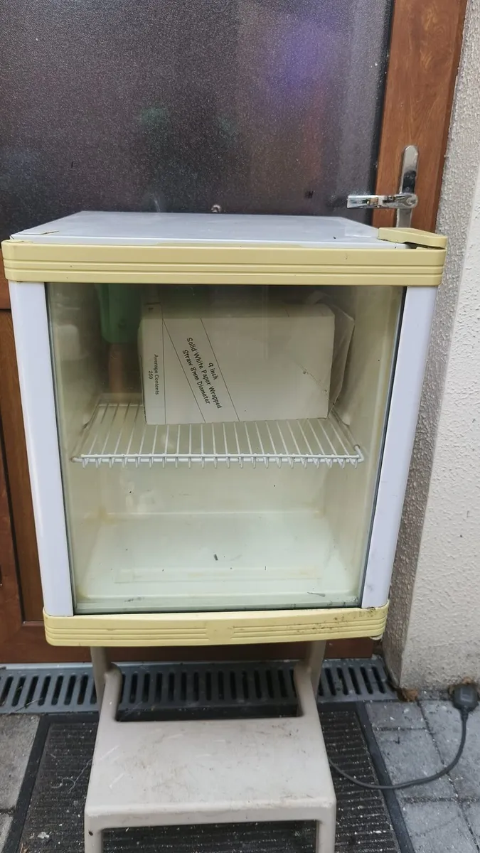 Table top fridge - Image 1